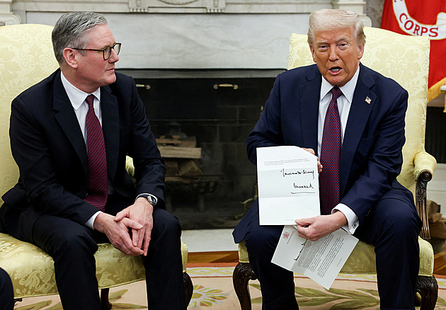 Urážlivé a otřesné, omluvte se! Starmer nad Trumpem o Afghánistánu vypěnil