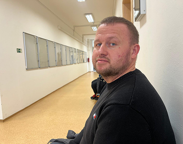 Souasný starosta Lomu Vladimír Urban na chodb Okresního soudu v Most (25....