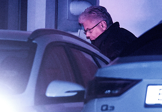 Kriminálka Motol: demonstrace síly státního aparátu místo rozumu? Divadlo si policie mohla odpustit