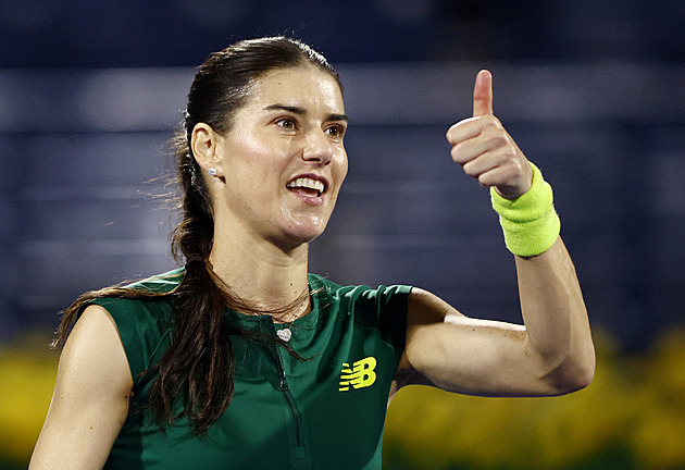 Napětí i chladné podání rukou. Ósakaová v Melbourne rozladila loučící se soupeřku