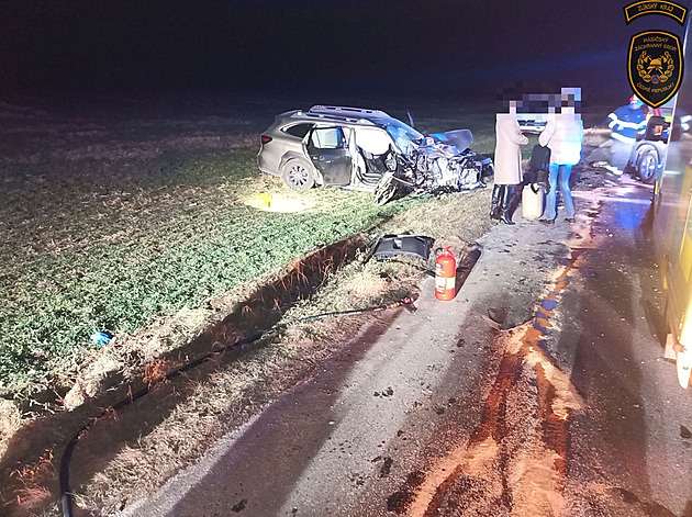 Mezi Kunovicemi a Hlukem na Uherskohradisku dolo k nehod tí vozidel. idi...