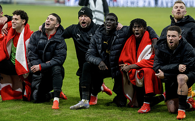 Sázkovky mají jasno: titul získá Slavia. Výhercům vyplatí miliony s předstihem