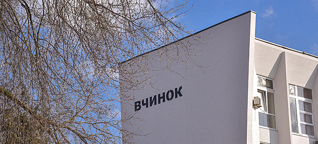 Známý streetartový um�lec Timo vytvo�il na zdi Stryjského autobusového nádra�í...