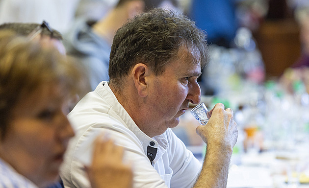 Kot slivovice v Ostroské Lhot návtvníkm nabídl pes pt set vzork. (22....