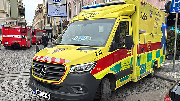 Nález balíčku uzavřel okolí Stavovského divadla, uvnitř byly zbytky jídla