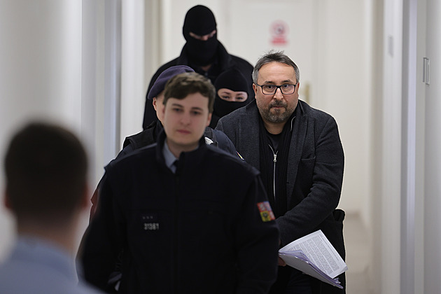 První obviněný v kauze Motol je na svobodě. Podnikatele pustil soud z vazby