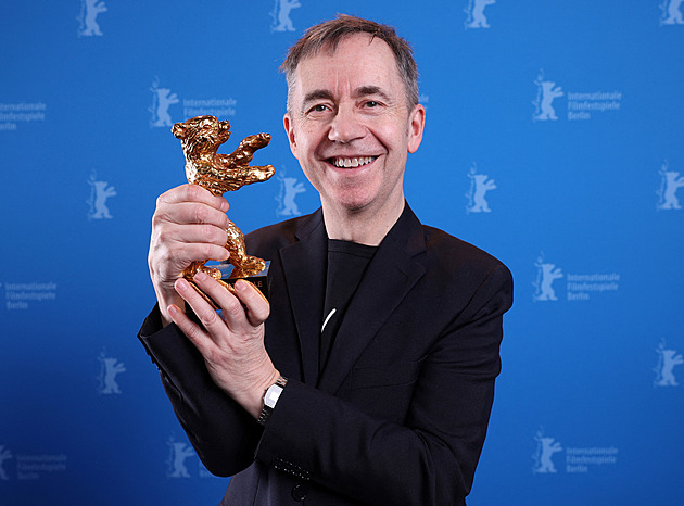 Berlinale ovládli Norové, Zlatého medvěda si odnáší film o lásce k učitelce