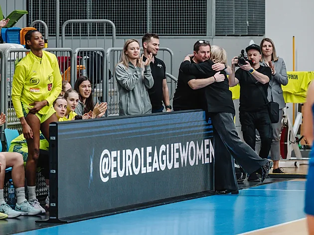 Změna je potřeba, ale bez basketu Hejková zůstat nechce. Mám tu byt, smála se