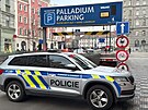 Policie provuje anonymn oznmen o uloen vbuniny v OC Palladium v Praze....