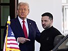 Americký prezident Donald Trump vítá ukrajinského prezidenta Volodymyra...