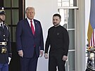 Americký prezident Donald Trump vítá ukrajinského prezidenta Volodymyra...