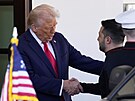 Americký prezident Donald Trump vítá ukrajinského prezidenta Volodymyra...