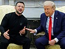 Schzka amerického prezidenta Donalda Trumpa a ukrajinského prezidenta...