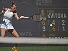 Petra Kvitová hraje forhend na turnaji v Austinu.