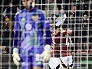 Hrái Sparty se radují z gólu v osmifinále Mol Cupu proti Dukle.