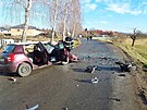 Po nehod dvou aut v Sopei na Pardubicku byly dv osoby se stedn tkmi...