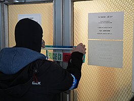 Policisté z Národní centrály proti organizovanému zlo�inu (NCOZ) od pond�lního...
