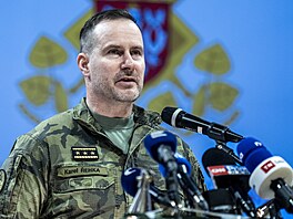 Velitelské shromá�d�ní ná�elníka generálního �tábu. Za ú�asti ná�elníka...