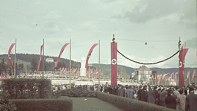 Dnes na tomto m�st� stoj� are�l Technick� univerzity. Skeny vz�cn�ch barevn�ch diapozitiv� z roku 1940, nebo 1941 