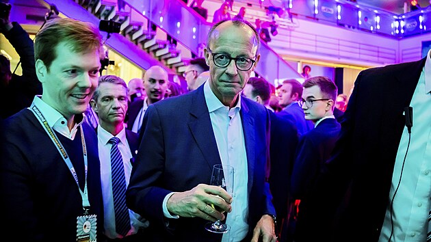 CDU/CSU získala ve volbách 28,5 procenta hlasů, a Merz tak zřejmě zamíří do křesla spolkového kancléře. (24. února 2025)