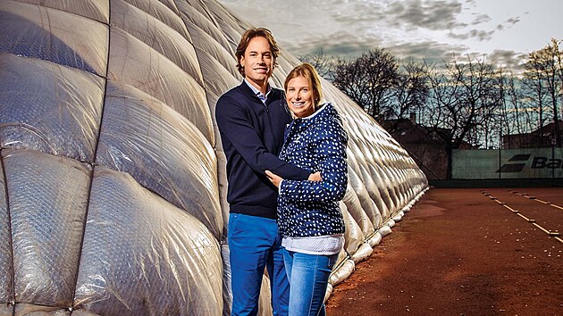 V �ervenci 2017 se po sedmilet�m vztahu provdala v D��in� za italsk�ho mana�era seri�lu �ensk�ch profesion�ln�ch turnaj� WTA Tour a b�val�ho tenistu Fabrizia Sestiniho. O p�t let star�� rod�k z ��ma �il dlouho v Americe, kde vystudoval i univerzitu v Texasu.