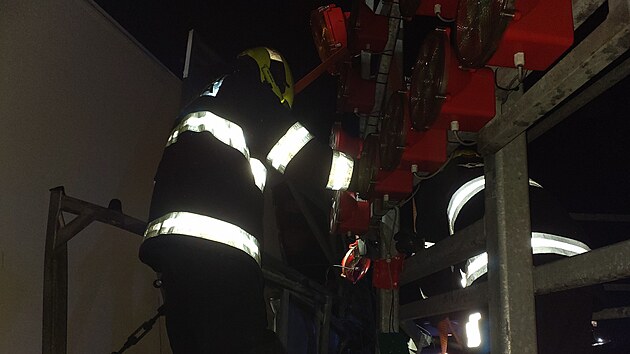 Pra�sk� okruh ve sm�ru z leti�t� na d�lnici D1 uzav�ela v �ter� r�no nehoda kamion� za n�jezdem z plze�sk� d�lnice. (25.2.2025)