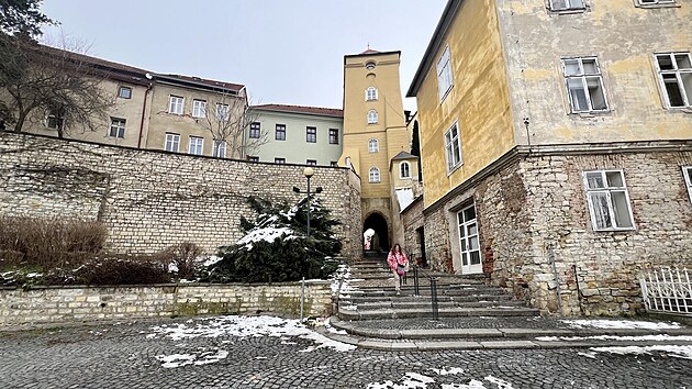 atec plnuje velkolepou promnu svch mstskch hradeb. Clem oprav je vdechnout nov ivot tto pamtce a vytvoit zde pjemn msto, kde se budou chtt lid zastavit. (nor 2025)