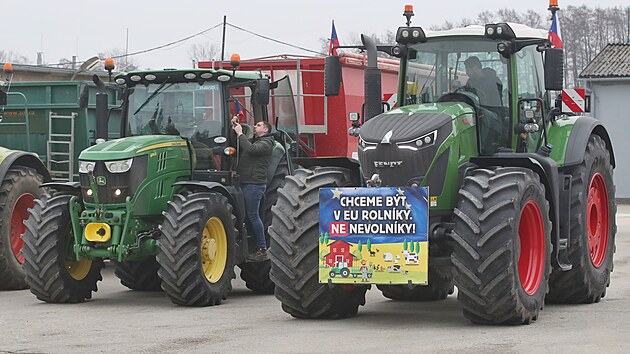 Zemdlci v Opav Kyleovicch se chystaj na protestn jzdu, kter povede pes Opavu. (27. nora 2025)