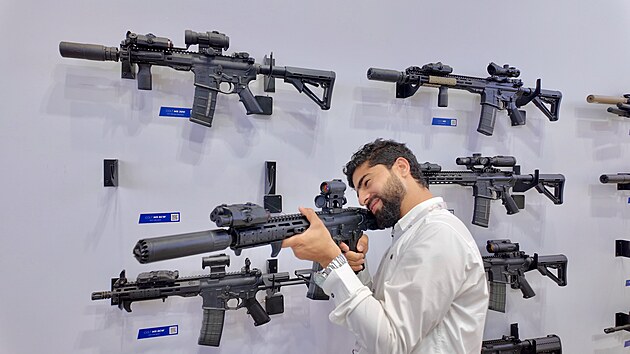 Expozice CZ COLT na veletrhu obranch technologi IDEX v Ab Dhab