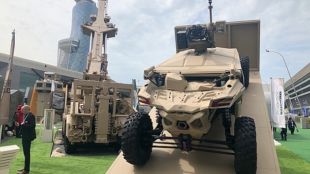 Veletrh obranch technologi IDEX v Ab Dhab. Expozice eskho holdingu CSG a mstn partnersk spolenosti Resource Industries.