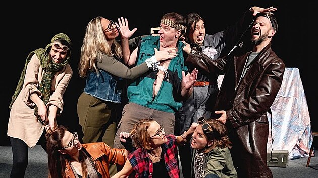 Soubor divadeln� improvizace zve v sobotu do Naivn�ho divadla v Liberci na p�edstaven� Rekreanti.