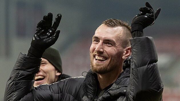 Útočník Slavie Tomáš Chorý se usmívá po výhře Slavie nad Plzní.
