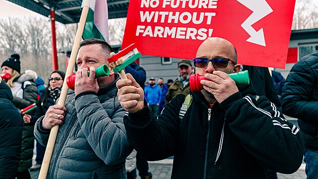 Na pechodu Hodonn/Hol protestuj zemdlci. (27. nora 2025)