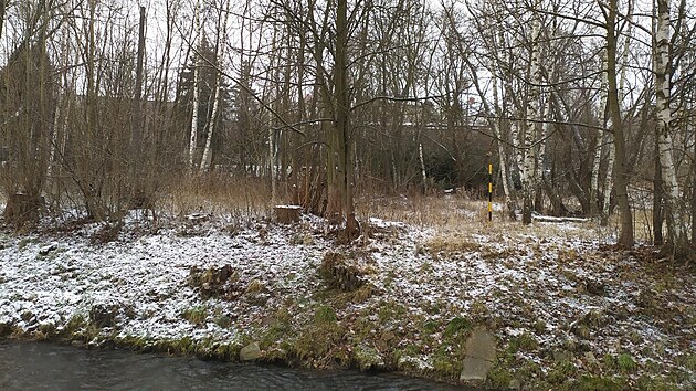 Na nevyužívané a neudržované ploše u řeky Bělé vznikne nové parkoviště.