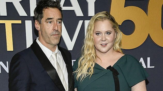 Amy Schumerov s manelem na 50. vro Saturday Night Live (nor 2025)