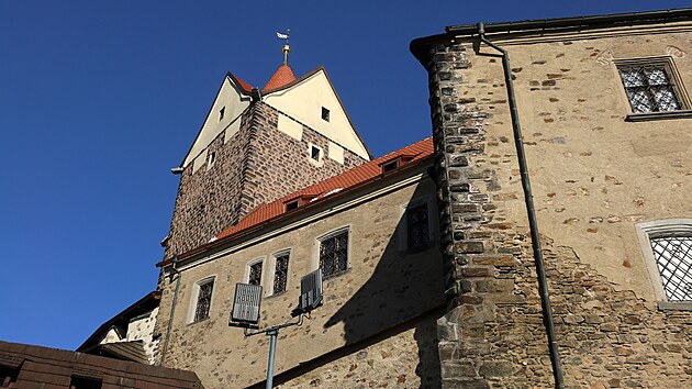 Archeologov objevili na hrad Loket mon pozstatky opevnnho osdlen z 10. stolet.