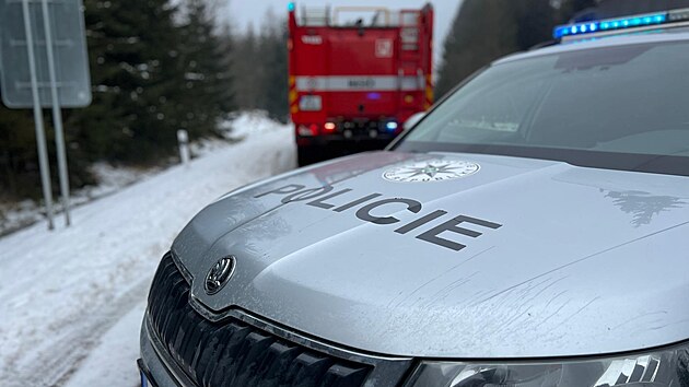 Policist vyetuj smrtelnou dopravn nehodu mezi Beovem nad Teplou a Touim.
