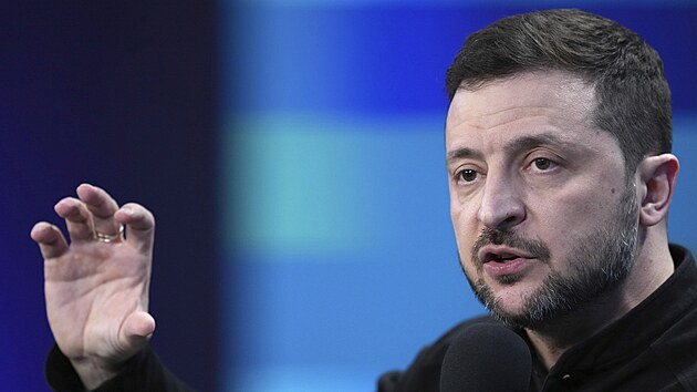 Volodymyr Zelenskyj uvedl, e se nechyst uznat, e by Ukrajina dluila Spojenm sttm 500 miliard dolar. (23. nora 2025)
