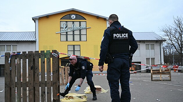 Jeden �lov�k p�i�el o �ivot p�i �toku no�em v Mylh�z�ch na v�chod� Francie. (22. �nora 2025)