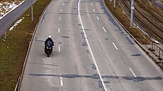Frekventovaná silnice v Kníniské ulici v brnnském Komín je dlouhodob ve...
