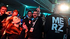 CDU/CSU získala ve volbách 28,5 procenta hlas�, a Merz tak z�ejm� zamí�í do...