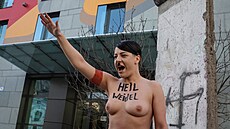 Protest lenky Femen proti AfD ped nmeckou ambasádou v Kyjev (23. února 2025)