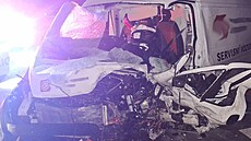 Následky tragické nehody u Pasohlávek na Brnnsku, pi ní zemely dv osoby....