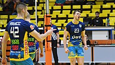 Ústecký volejbalista Matou Lank slaví úspnou akci v zápase s Brnem.