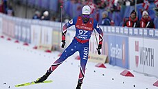 Stevenson Savart z Haiti finiuje kvalifikaní sprint na mistrovství svta v...