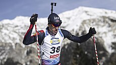 Norský biatlonista Tarjei Bö bojuje ve vytrvalostním závod� na MS v Lenzerheide.