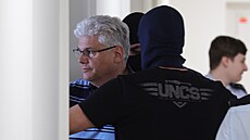 Ex�editel motolské nemocnice Miloslav Ludvík u soudu. (26. února 2025)