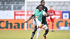 Jabloneckého Lamina Jawa brání karvinský Sahmkou Camara.