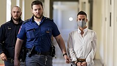 Martin Schwarz u soudu, kde elí obalob z brutální vrady v Kunraticích. (24....