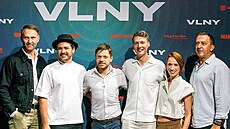 Protagonisté cen�ného filmu Vlny, zleva Tomá� Ma�talír, Vojt�ch Kotek, re�isér...